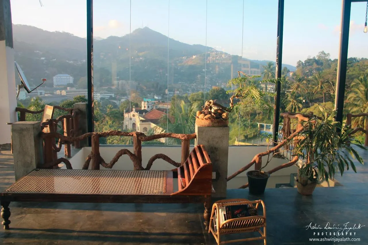 Square Peg Bed & Breakfast Kandy Sri Lanka